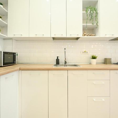 Splendid 2Br Apartment With Breathtaking Views Of Casa Poporului 부쿠레슈티 외부 사진