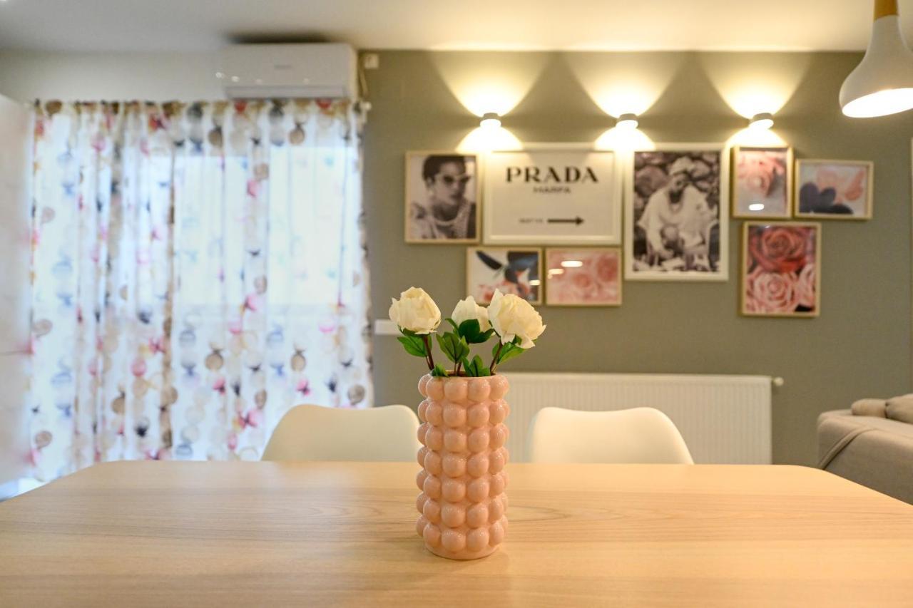 Splendid 2Br Apartment With Breathtaking Views Of Casa Poporului 부쿠레슈티 외부 사진