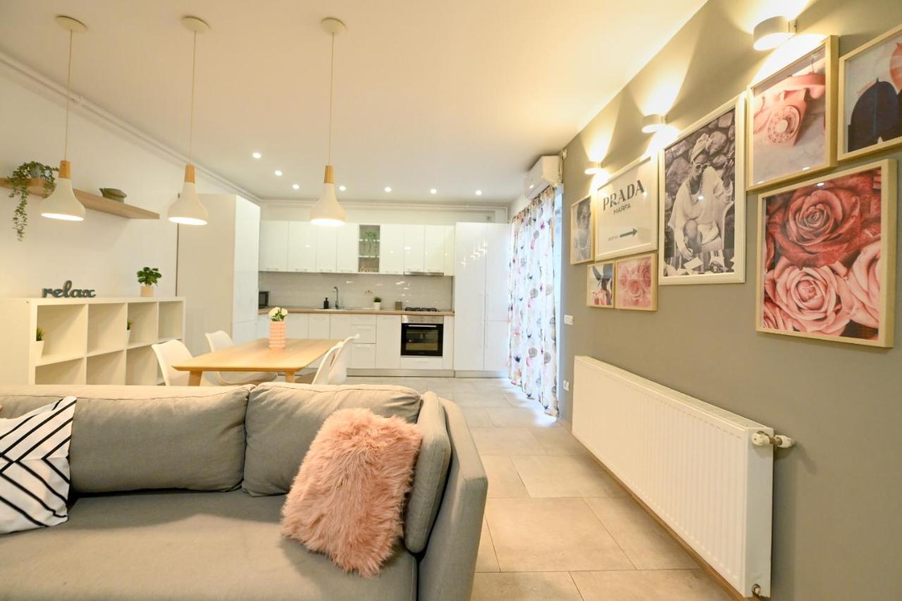 Splendid 2Br Apartment With Breathtaking Views Of Casa Poporului 부쿠레슈티 외부 사진