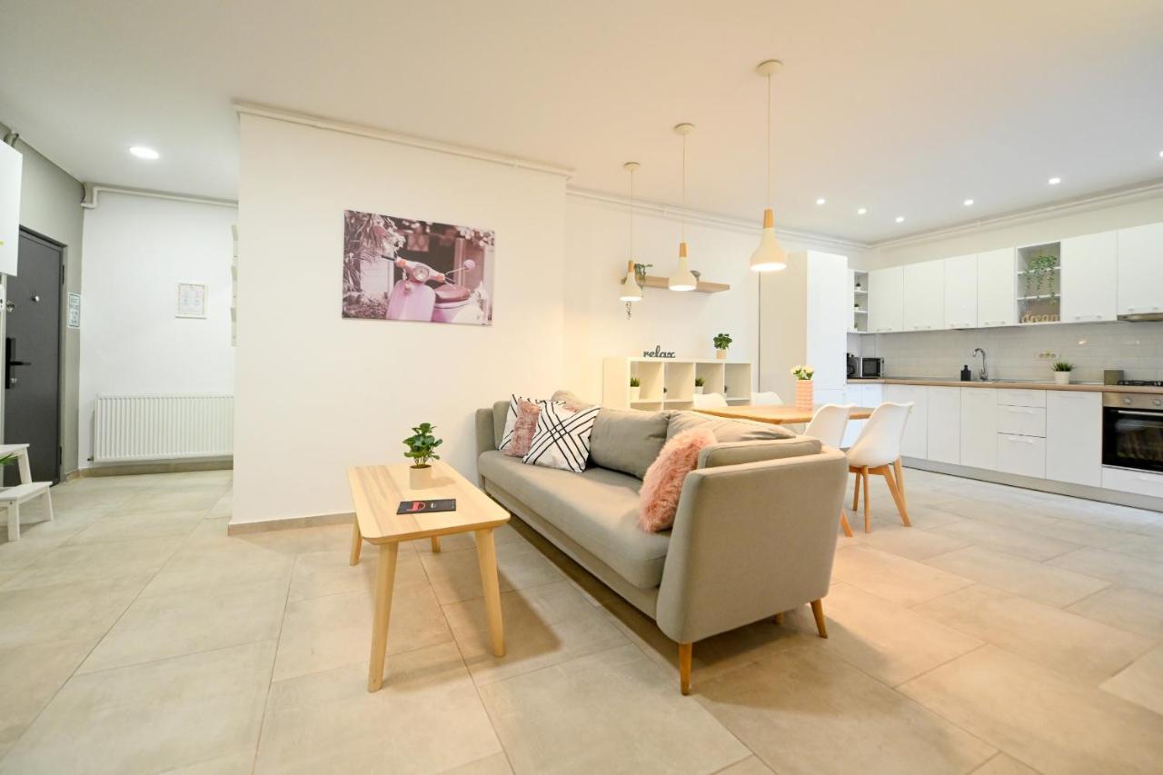Splendid 2Br Apartment With Breathtaking Views Of Casa Poporului 부쿠레슈티 외부 사진