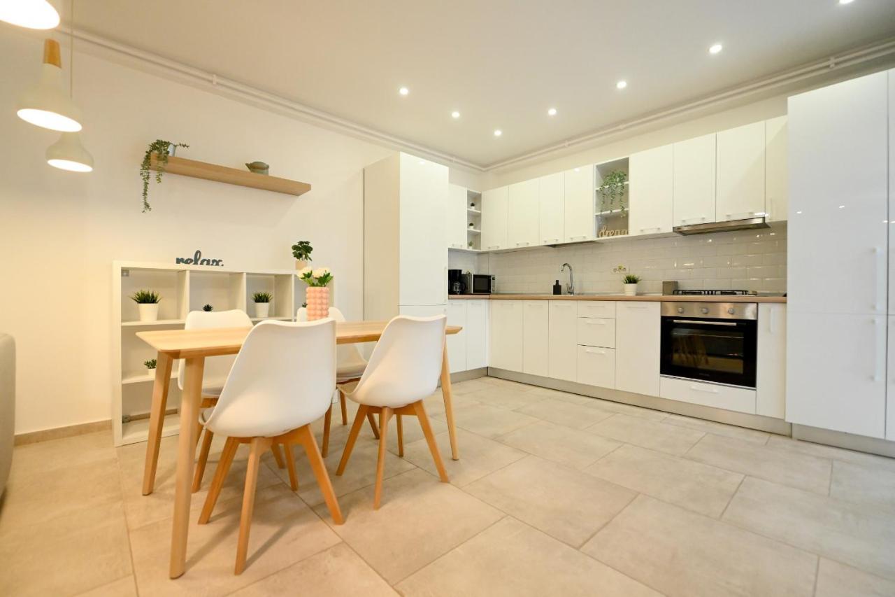 Splendid 2Br Apartment With Breathtaking Views Of Casa Poporului 부쿠레슈티 외부 사진